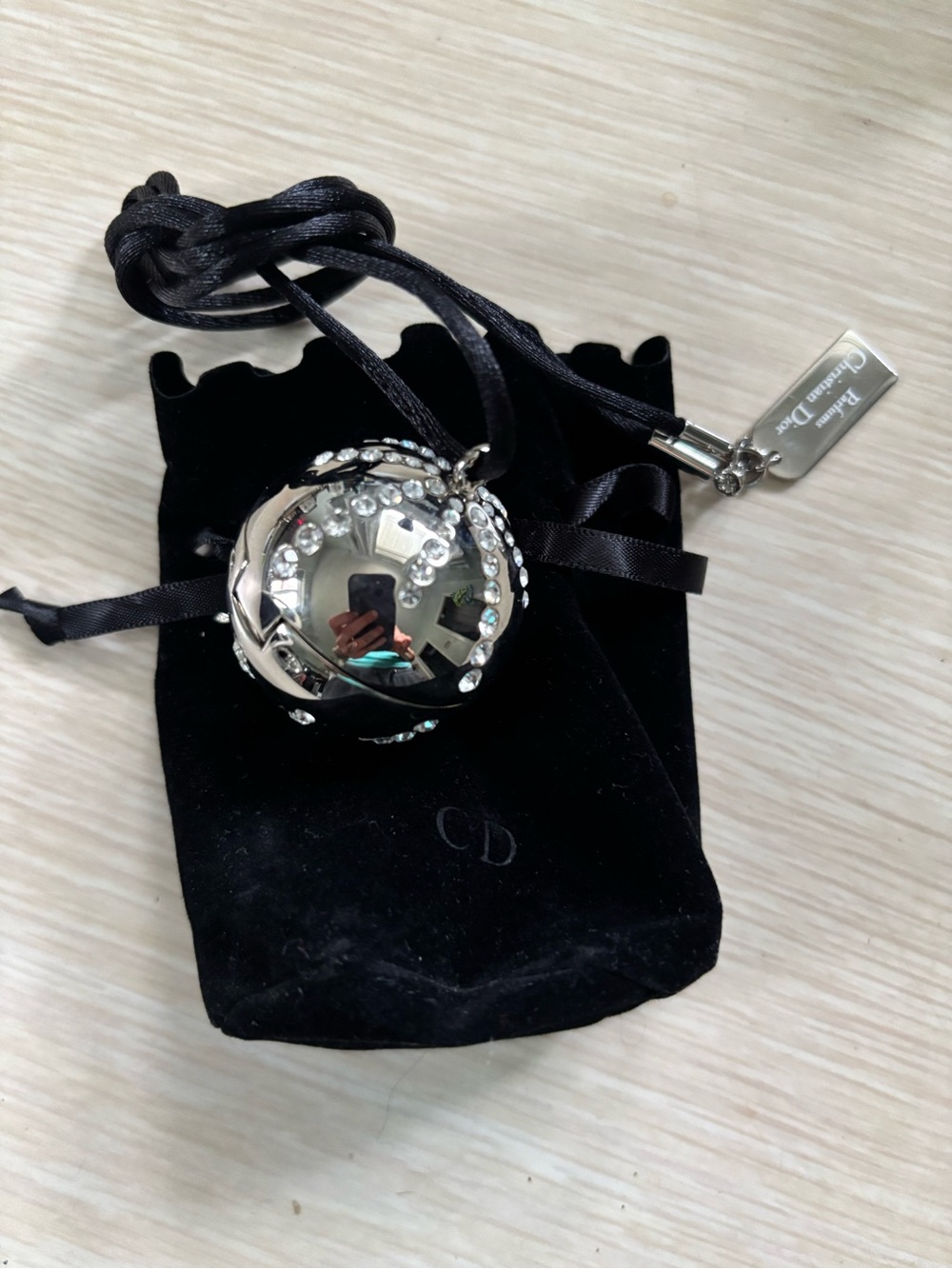 Dior Diorlight Jeweled Lip Makeup Necklace Packaging - Black and Silver - Picture 3 of 4